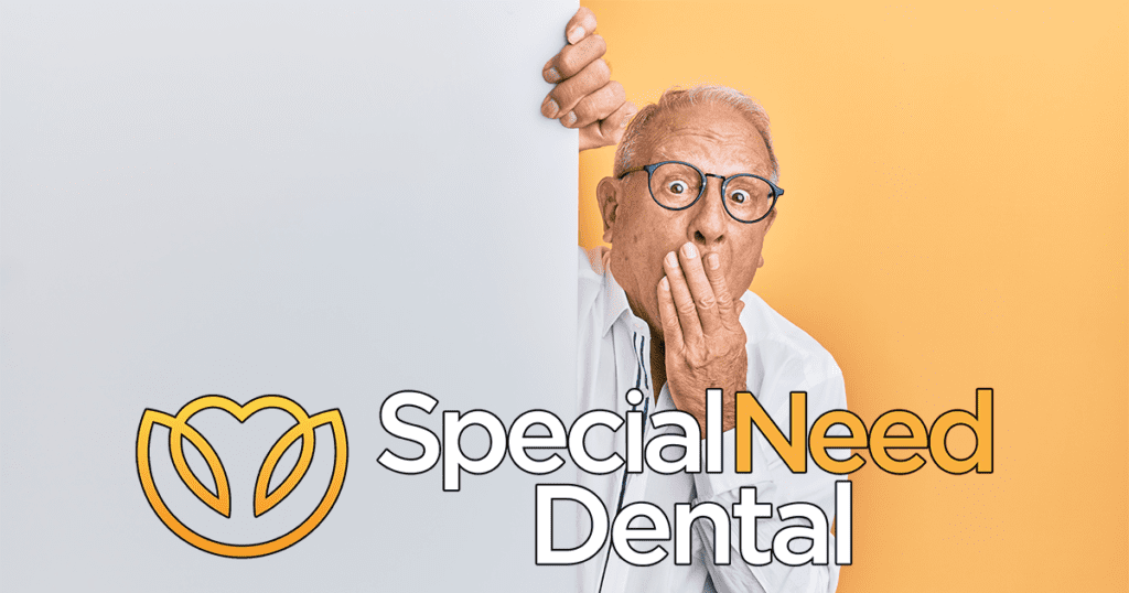 una foto para un artículo sobre personas discapacitadas que temen ir al dentista, un hombre con una camisa blanca que cubre su boca y un logo para necesidades dentales especiales.